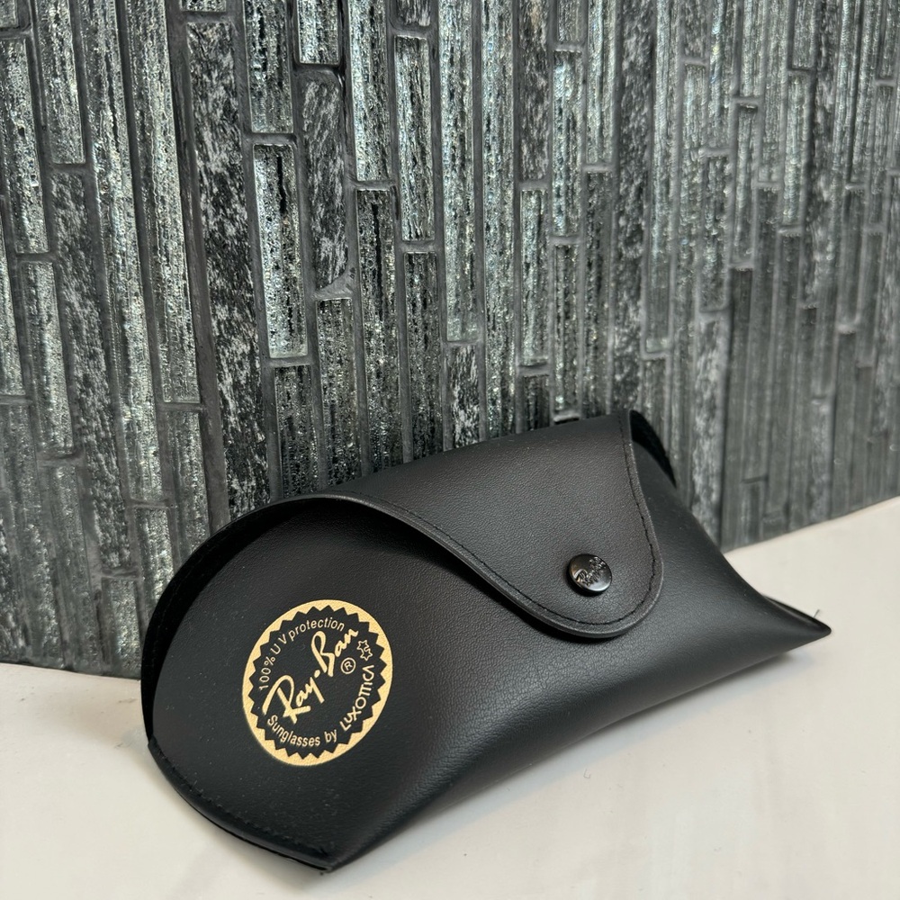 NWT Authentic Ray-Ban Black Leather Case with Booklet & Cleaning Cloth